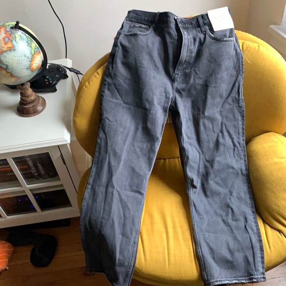 Abercrombie & Fitch Denim - Abercrombie & Fitch Ankle Straight Ultra High Rise Black Jeans (BNWT, size 29/8S